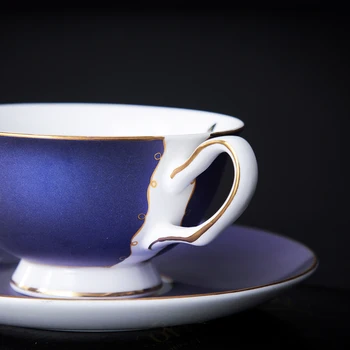 Luksus Briti kohvi tass ja Alustass luu hiina portselan tee tassi komplekt tazas de cafe Liblikas roog elegantne kohvi tassi kingitused