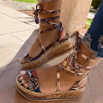 2021 de las mujeres sandalias de verano estampado de serpiente de moda Vabaaja zapatos de cuña Zapatos señora de calzado playa de