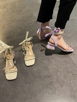 Naiste mood sandaalid 2021 suvel uus mood kõik-mängu korea versiooni tagasi tühja sõna lukk kõrged kontsad suve
