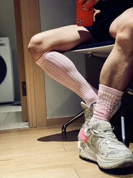 Kvaliteetne uus mood casual meeste puuvillased tahked värvi mugav ja hingav mitmekülgne multi-värvi pikk toru hunniku sokke