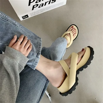 Naiste kingad, sussid 2021 suvel uus net kuulsus ins muffin paks-baseeruv flip-flops naiste sussid kaks sandaalides naised
