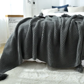 Lihtne, kaasaegne hall leisure tekk villane tekk mudel toas pehme tutt voodi lõpus rätikuga diivan teki tekk katab tekk